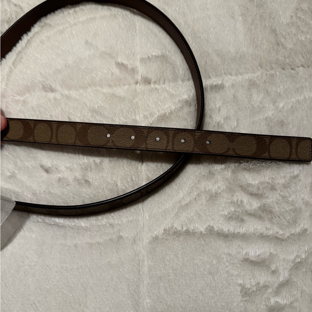 Coach Women’s REVERSIBLE Leather Belt with Gold Buckle OS - Picture 3 of 5